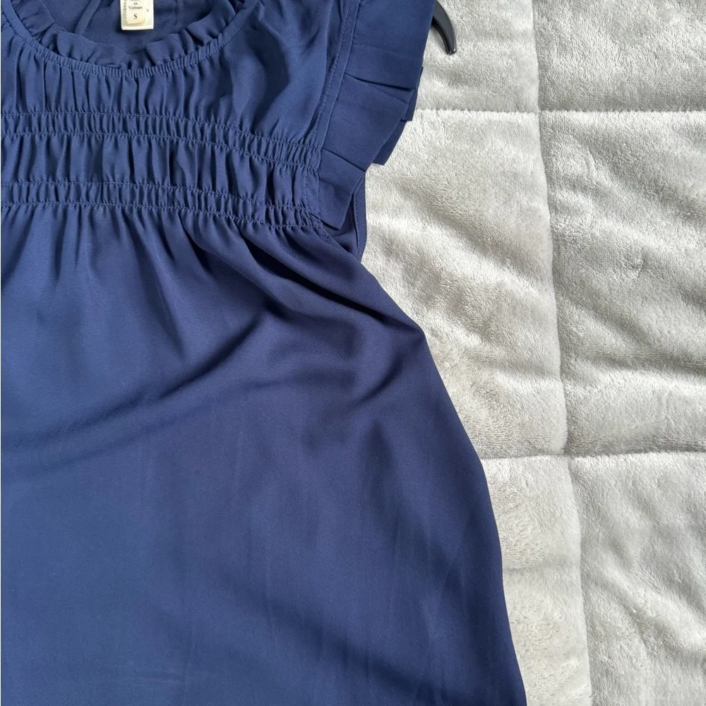 ⚠️Elegant Navy Blouse⚠️ - Picture 2 of 3